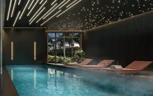 Piscina Coberta Aquecida — Art Design Residence